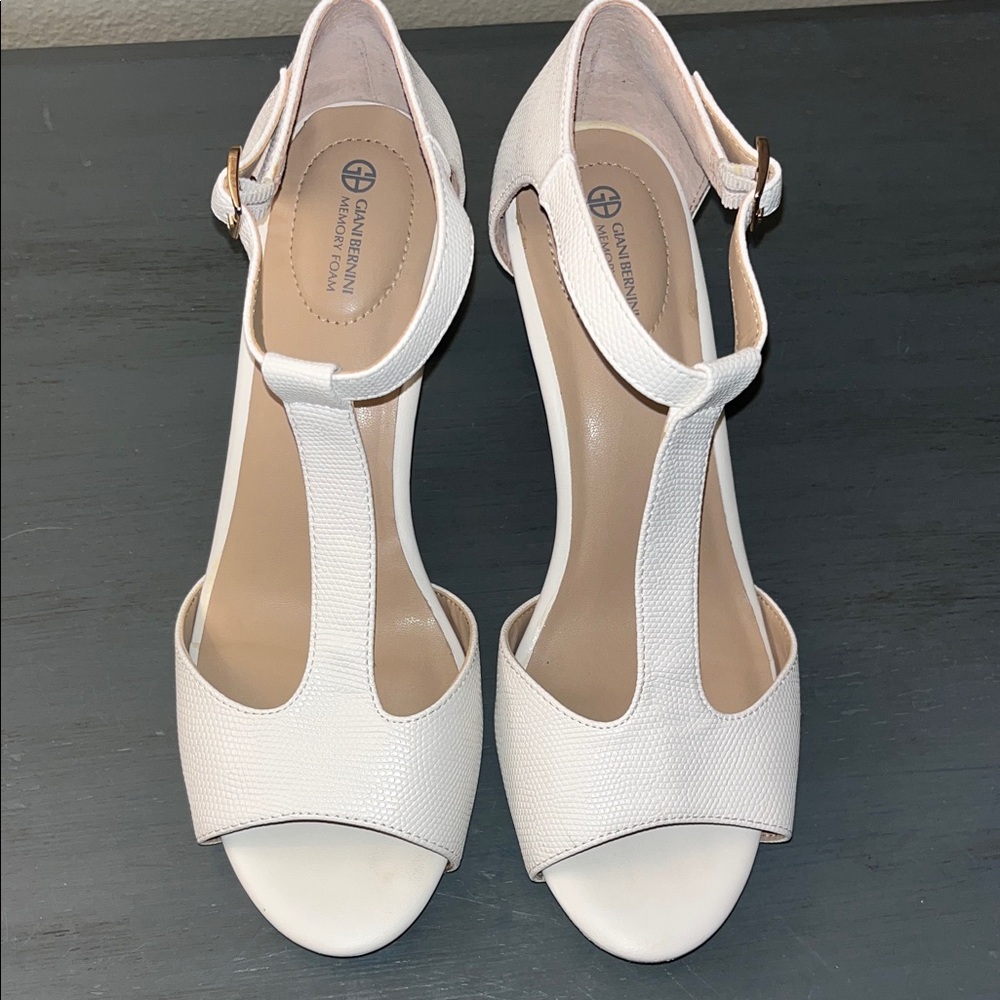 Giani Bernini Claraa Memory Foam Ivory IDress Sandal Heeled Shoes sz 6M